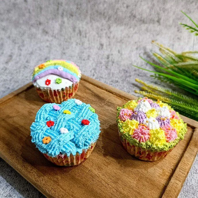 Vanilla Cheese Cupcakes #LoveinEveryBite