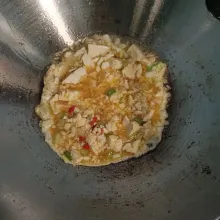Goreng di minyak panas.