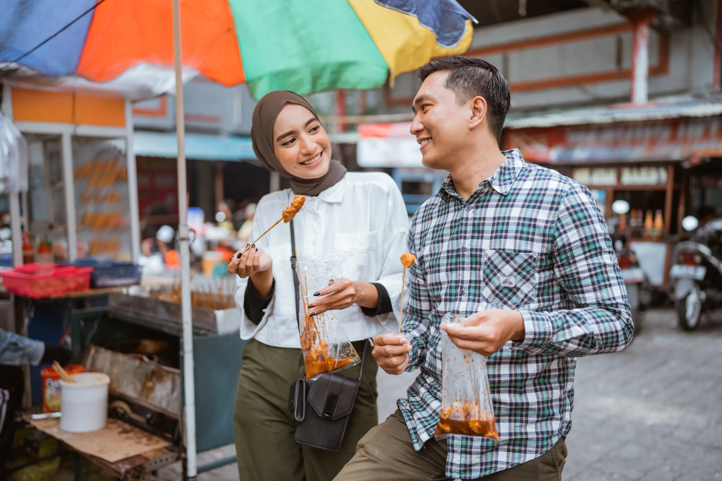 5 Alasan AQUVIVA Wajib Jadi 'Bestie'-mu saat Kulineran, Stay Hydrate!
