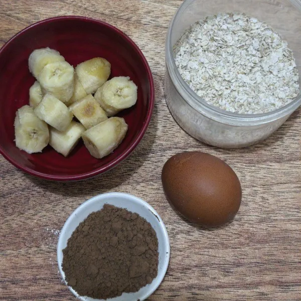 Siapkan semua bahannya terlebih dahulu.