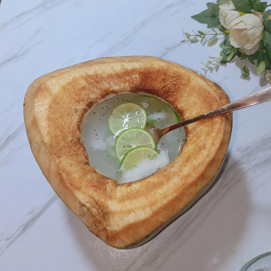 Es Kelapa Muda Jeruk Nipis