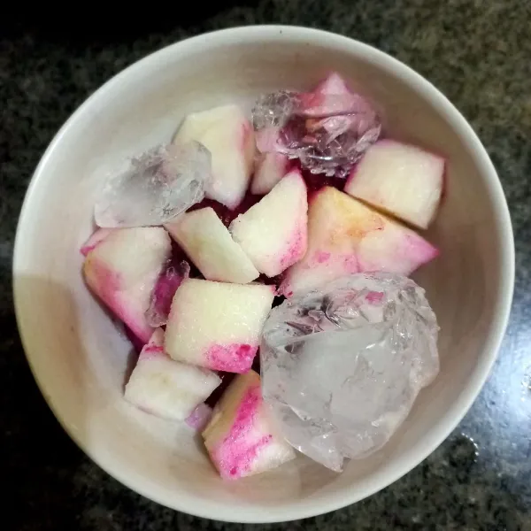 Masukan pecahan es batu