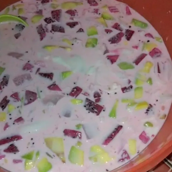 Es Buah Kuah Creamy. Di sajikan dalam keeadaan dingin lebih nikmat.