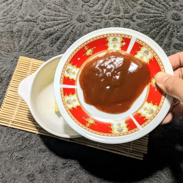 Masukkan margarin dan saus bbq.