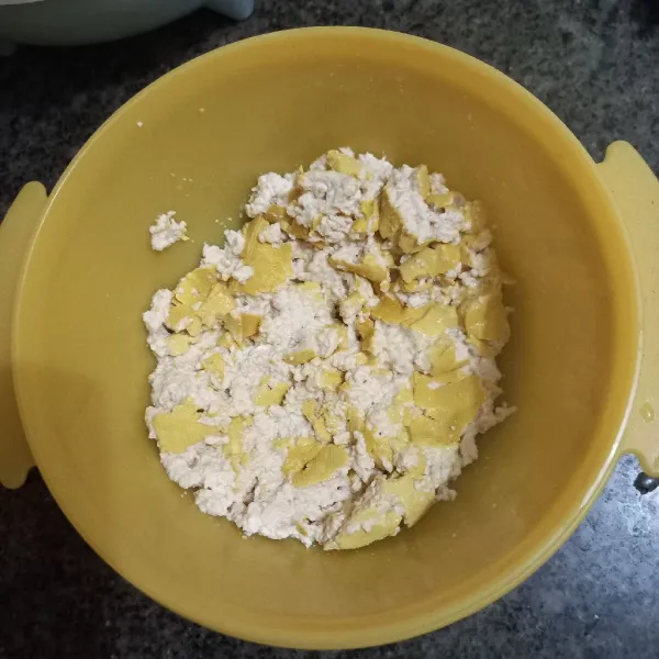 Haluskan tahu kuning