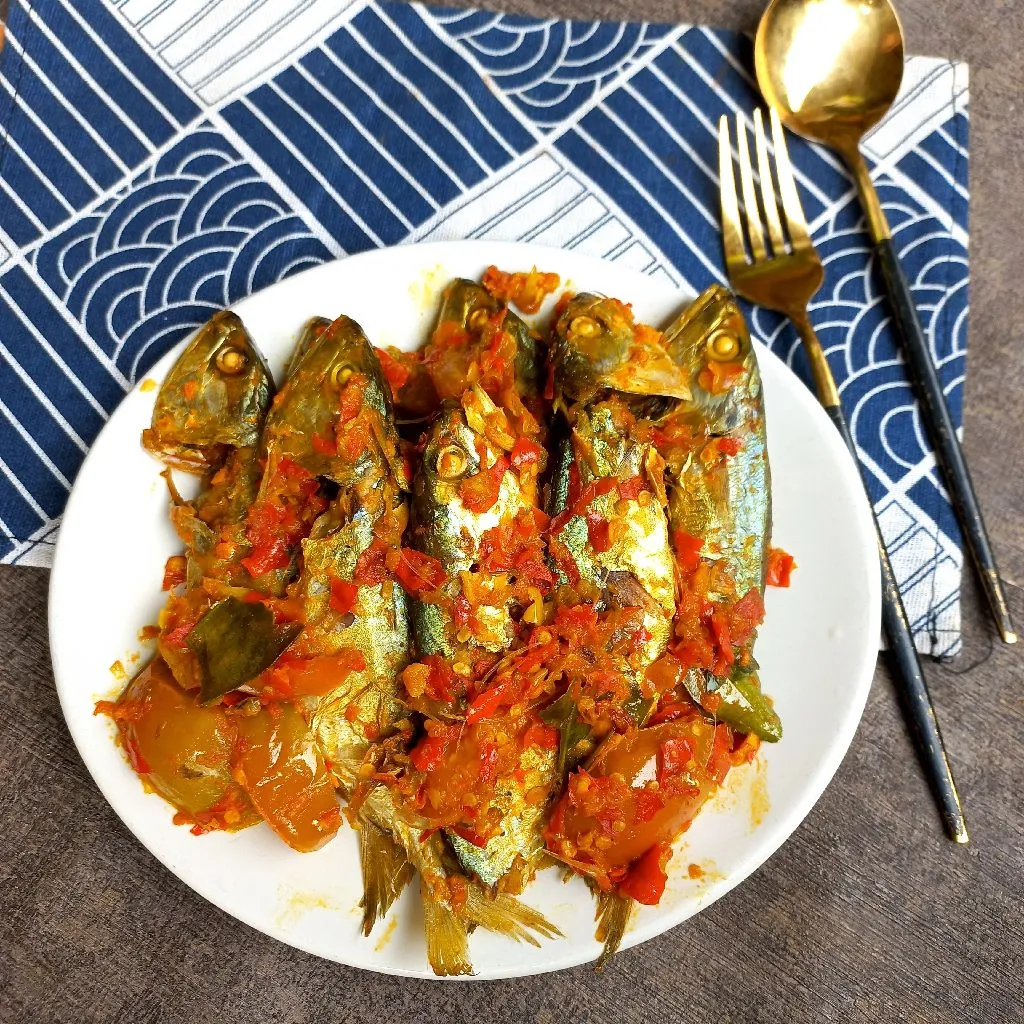 Ikan Kembung Kunyit Pedas