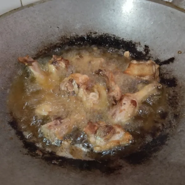 Goreng bebek setengah matang