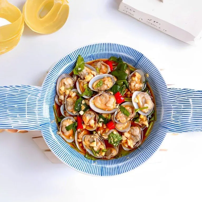 Spicy Savory Clams Delight