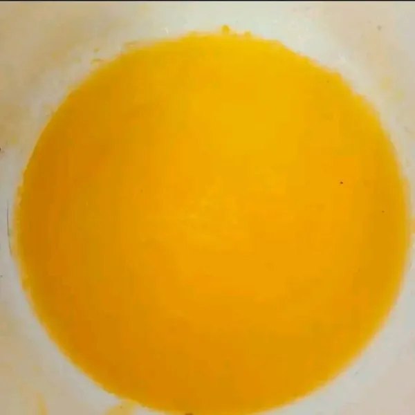 Panaskan margarin
