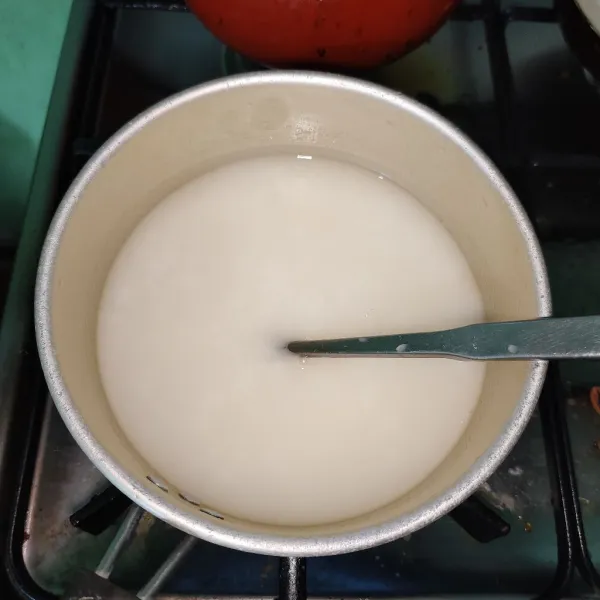 Campur semua bahan kopyor masak sampai mendidih dan angkat.