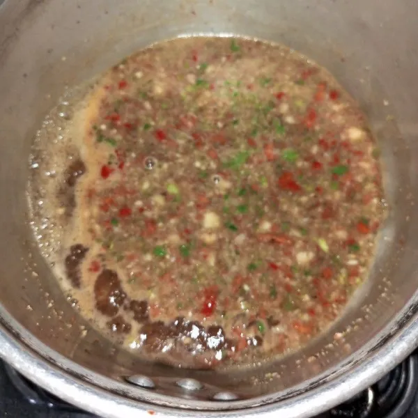 Rabus air, gula merah, asam, cabe aren dan bawang putih