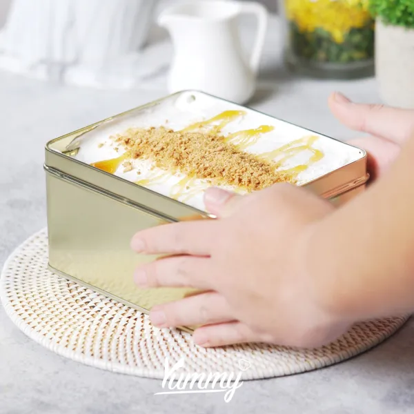 Garnish dengan biskuit dan sajikan.
