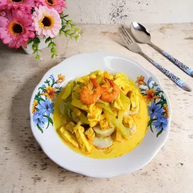 5. Lontong Sayur