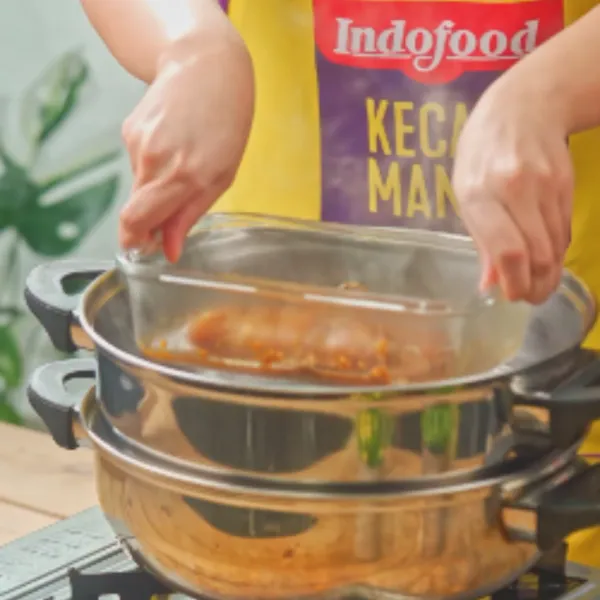Kukus ayam selama 15 menit hingga matang sempurna.