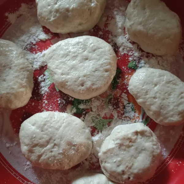 Diamkan kembali adonan selama 10 menit.