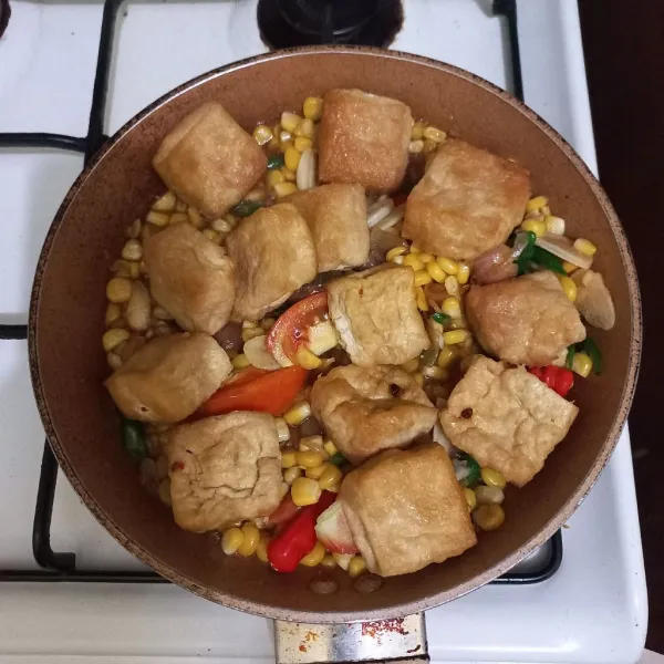Masukkan tahu.
