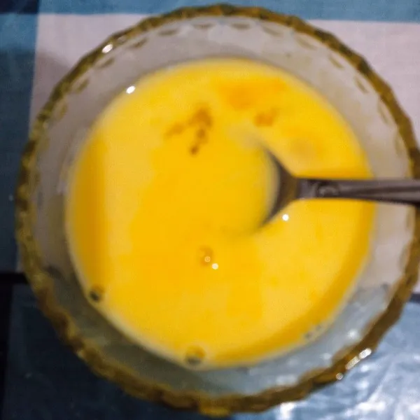 Siapkan bahan olesan.