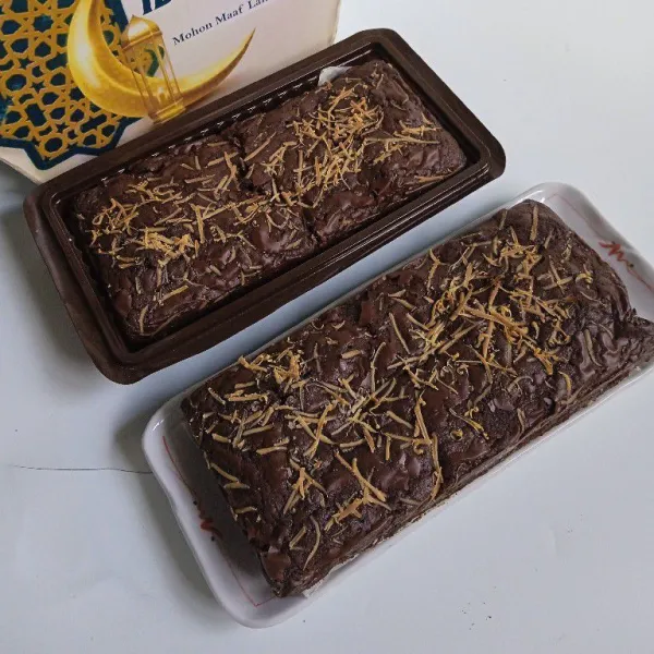 Panggang di suhu 180°C selama 30 menit (sesuai oven masing masing). Setelahatang keluarkan dari loyang kemudian masukkan ke dalam wadah kedap udara.