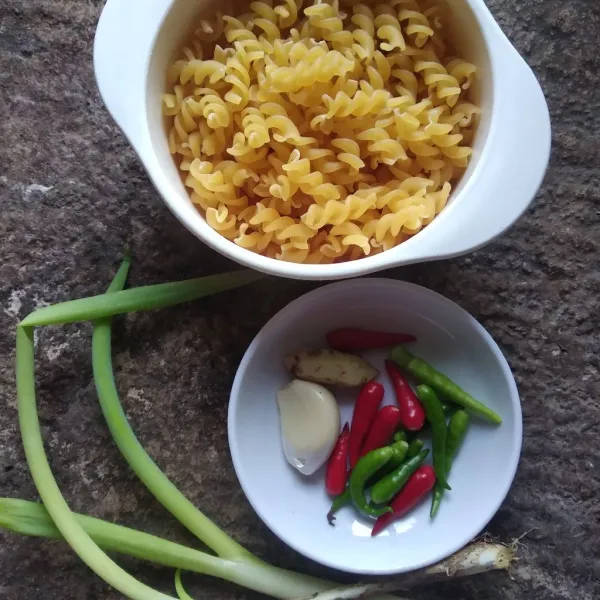 Siapkan bahan yang diperlukan.