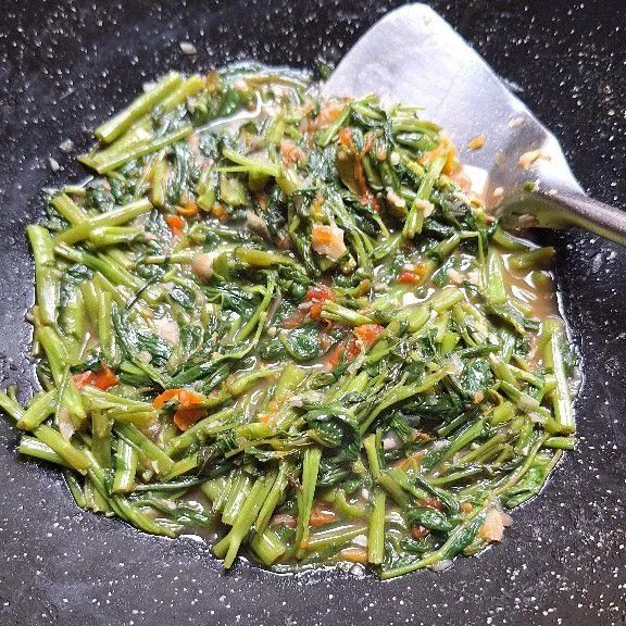 Masak hingga matang dan empuk, lalu sajikan.