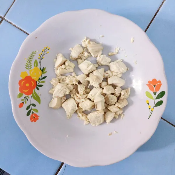 Ayam yang telah direbus.