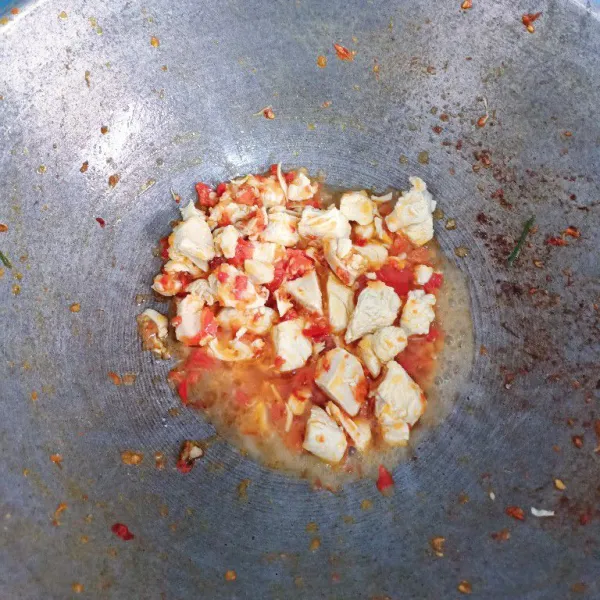 Masukkan ayam.