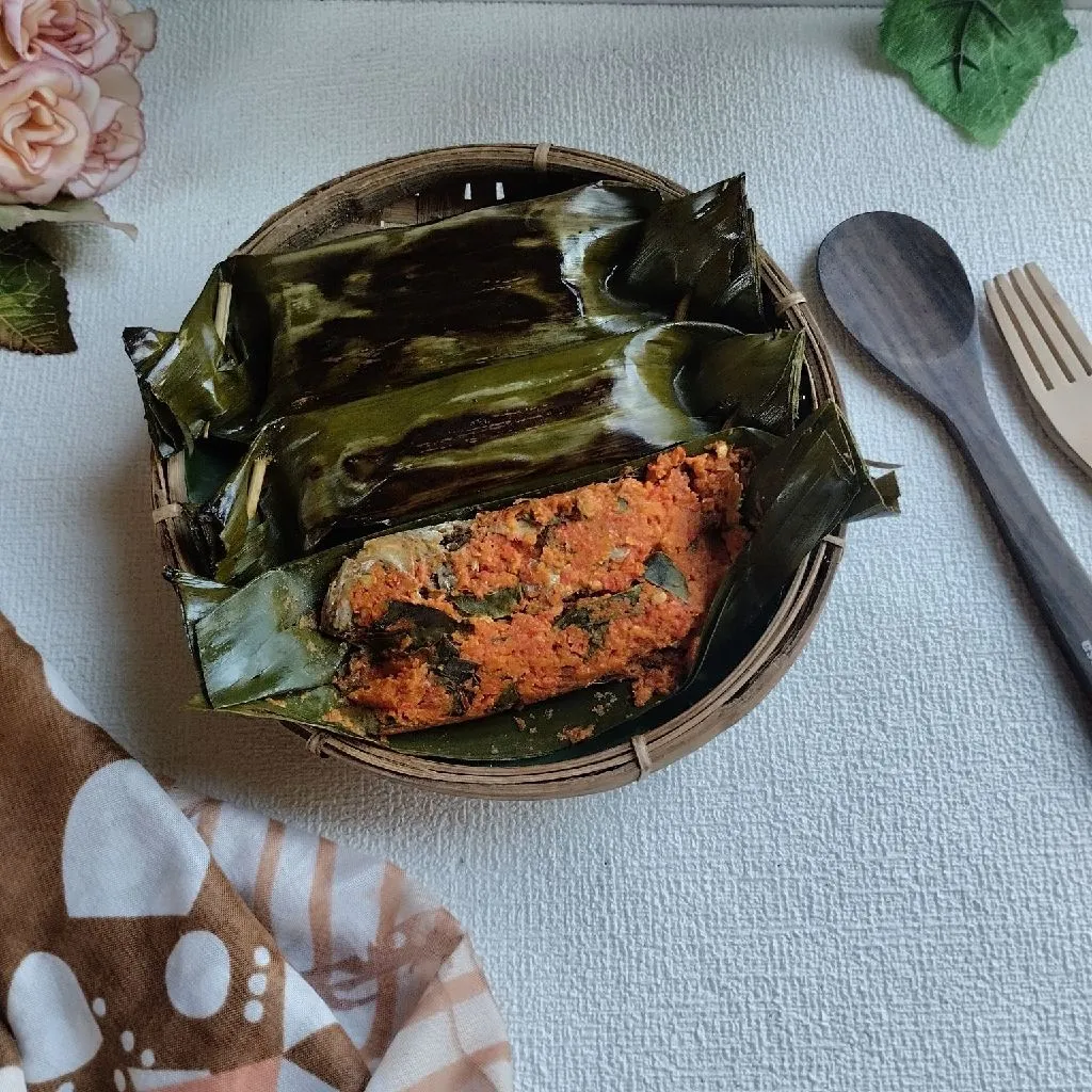 Brengkes Pedas Pindang Kemangi
