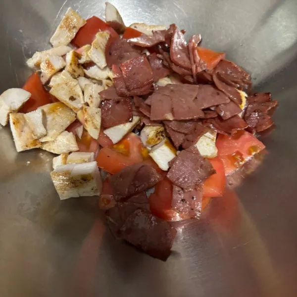 Masukkan smoked beef.