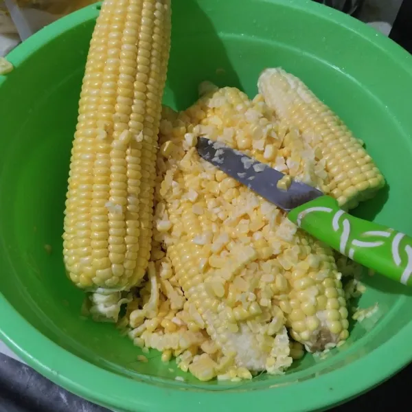 Serut jagung tipis-tipis.