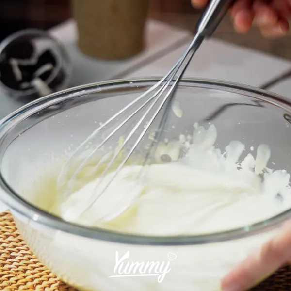 Masak bahan cheese foam sampai mendidih, mixer whipped cream lalu campurkan semua bahan cheese foam.