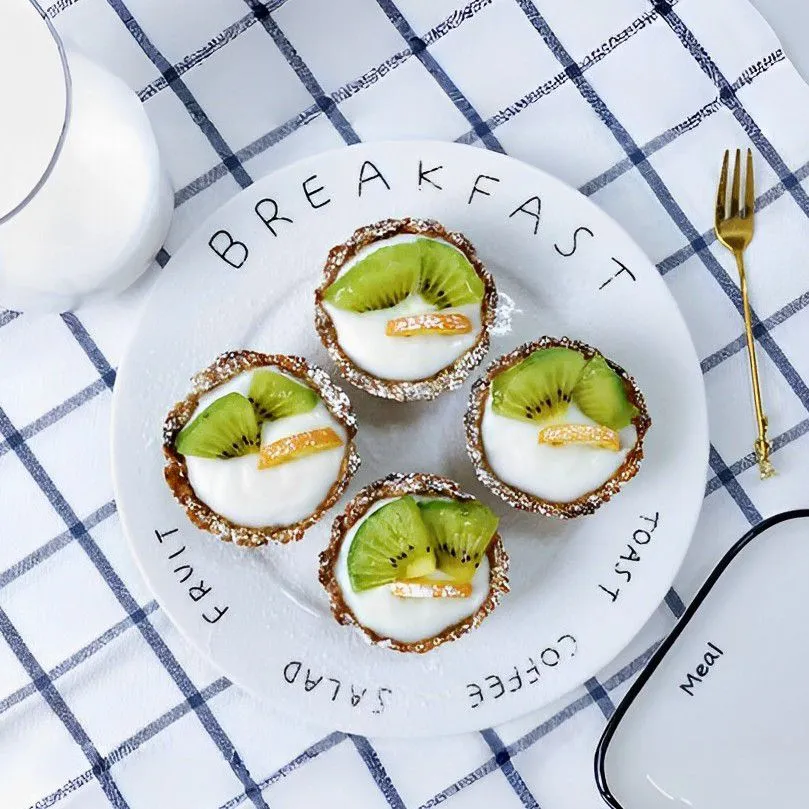 Crunchy Yogurt Oat Cups