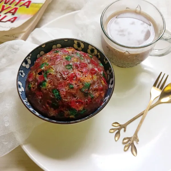 Sajikan dan nikmati bersama secangkir kopi.