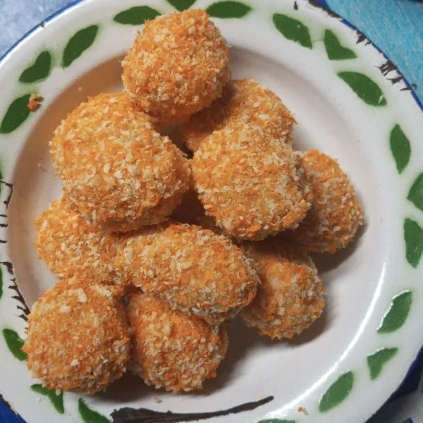 Lakukan hingga adonan habis.