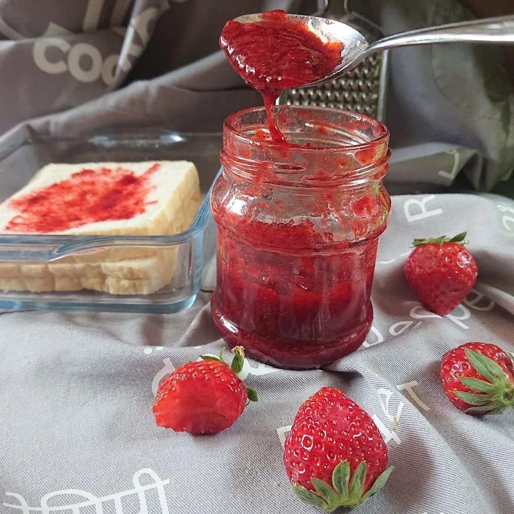 Selai Strawberry Homemade