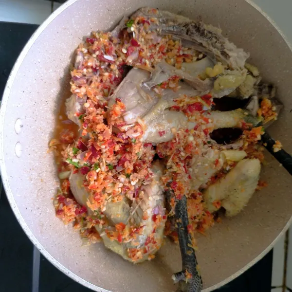 masukkan bumbu kedalam pan