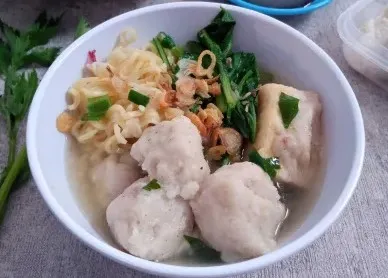 6. Bakso Mantep Gunung Giri Solo