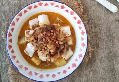 10. Lontong Kari Kebon Karet