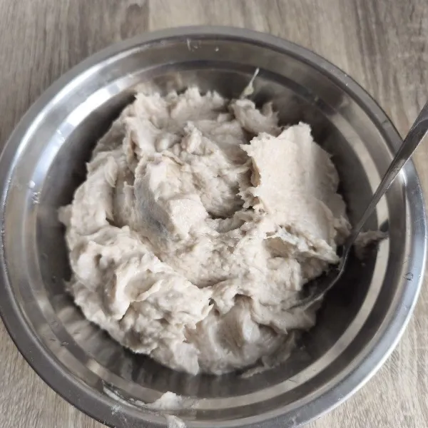 Keluarkan adonan dari blender.