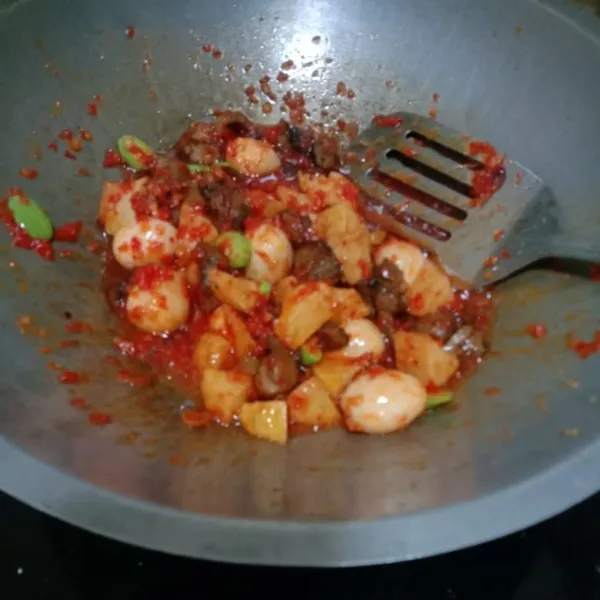 Masukkan seasoning dan aduk rata