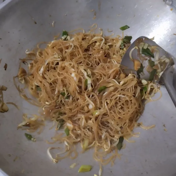 Aduk hingga tercampur rata lalu tes rasa.