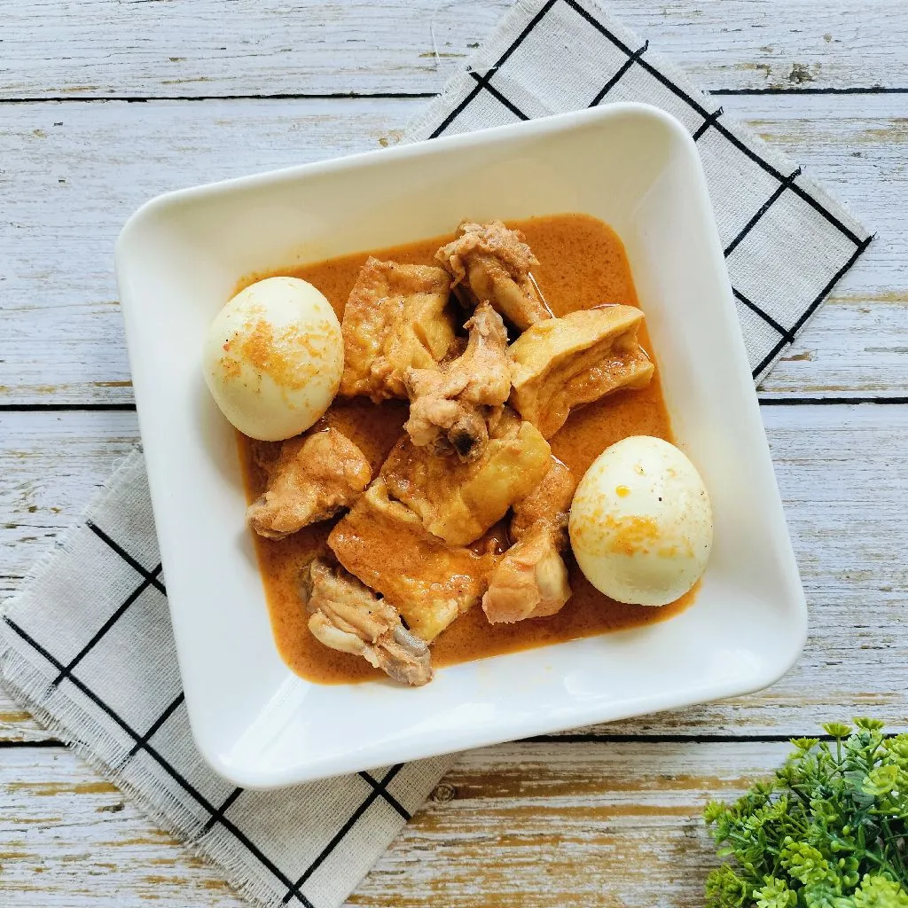 Gulai Telur Tahu Ayam