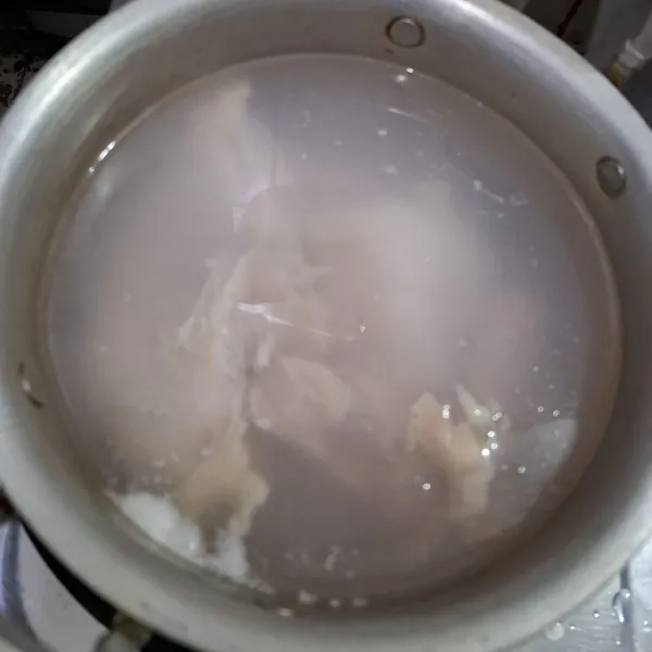 Rebus ayam hingga matang.