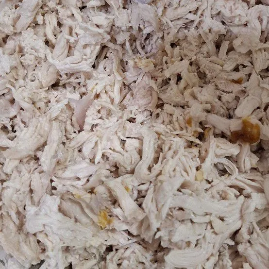 Kemudian, suwir-suwir ayam.