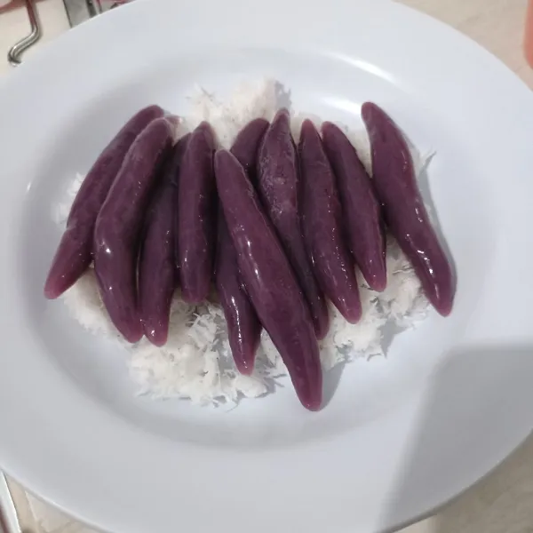 Campur cenil dengan kelapa parut