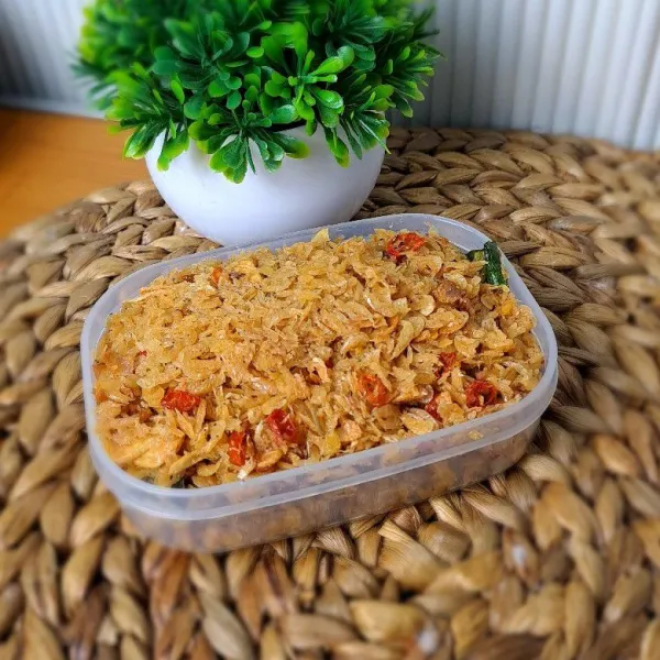 Dan sambal kering rebon siap disajikan.