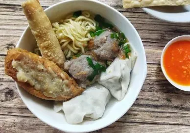 Bakso Malang, Hidangan Hangat Untuk Menemani Cuaca Dingin dan Mendung!