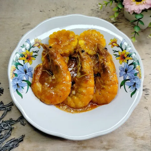 Pindahkan ke piring dan sajikan dalam keadaan hangat!