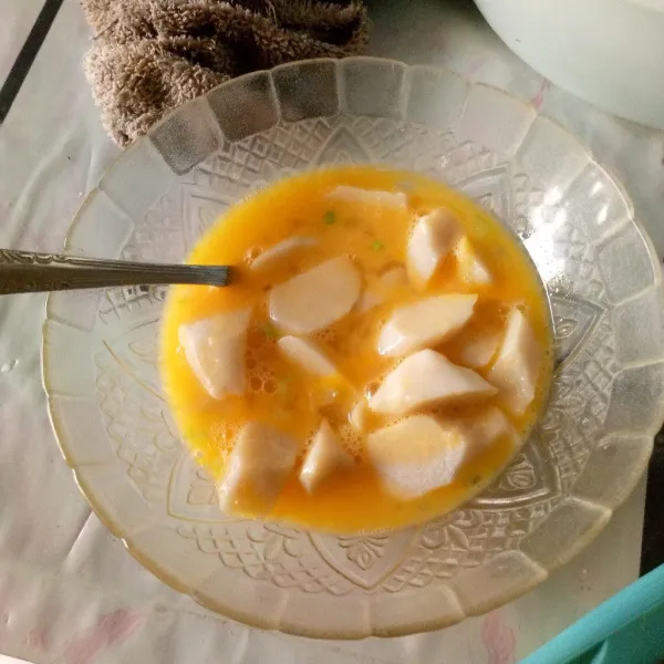 Baluri pempek dengan telur.