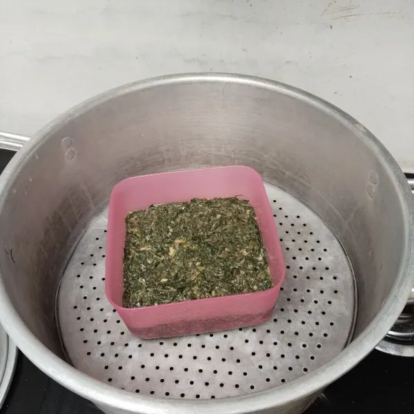 Kukus kurang lebih 20 menit, lalu angkat.