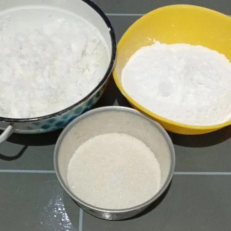 Siapkan semua bahan.